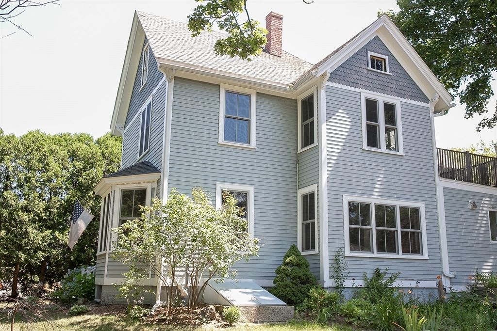 Property Photo:  15 Meriam  MA 02420 