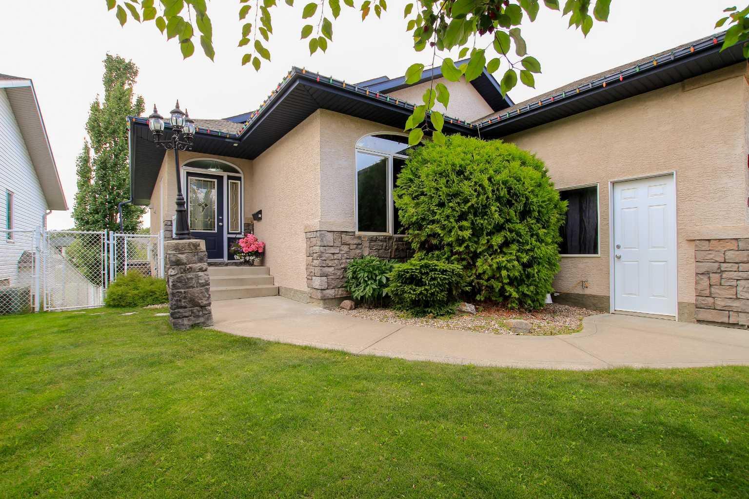 Property Photo:  49 Leung Close  AB T4R 2W6 
