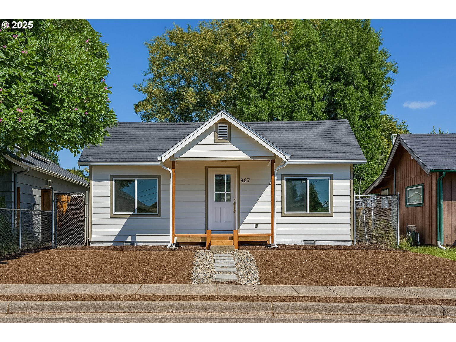 Property Photo:  357 19th Ave  WA 98632 