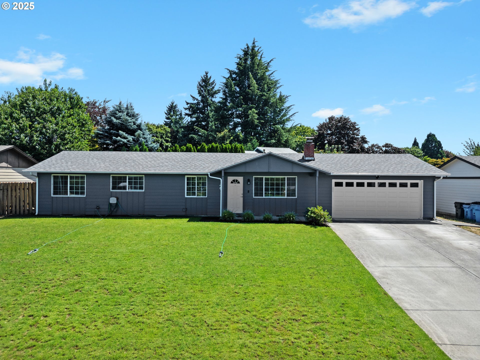 Property Photo: 1401 NW 102nd St WA 98685