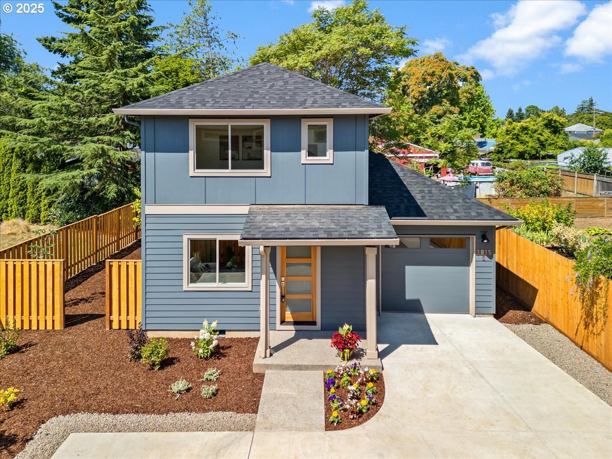 Property Photo: 3815 SE 76th Ave Unit C OR 97206