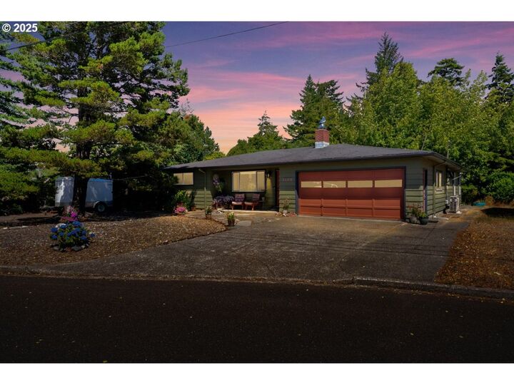 1680 W Park Dr  Florence OR 97439 photo