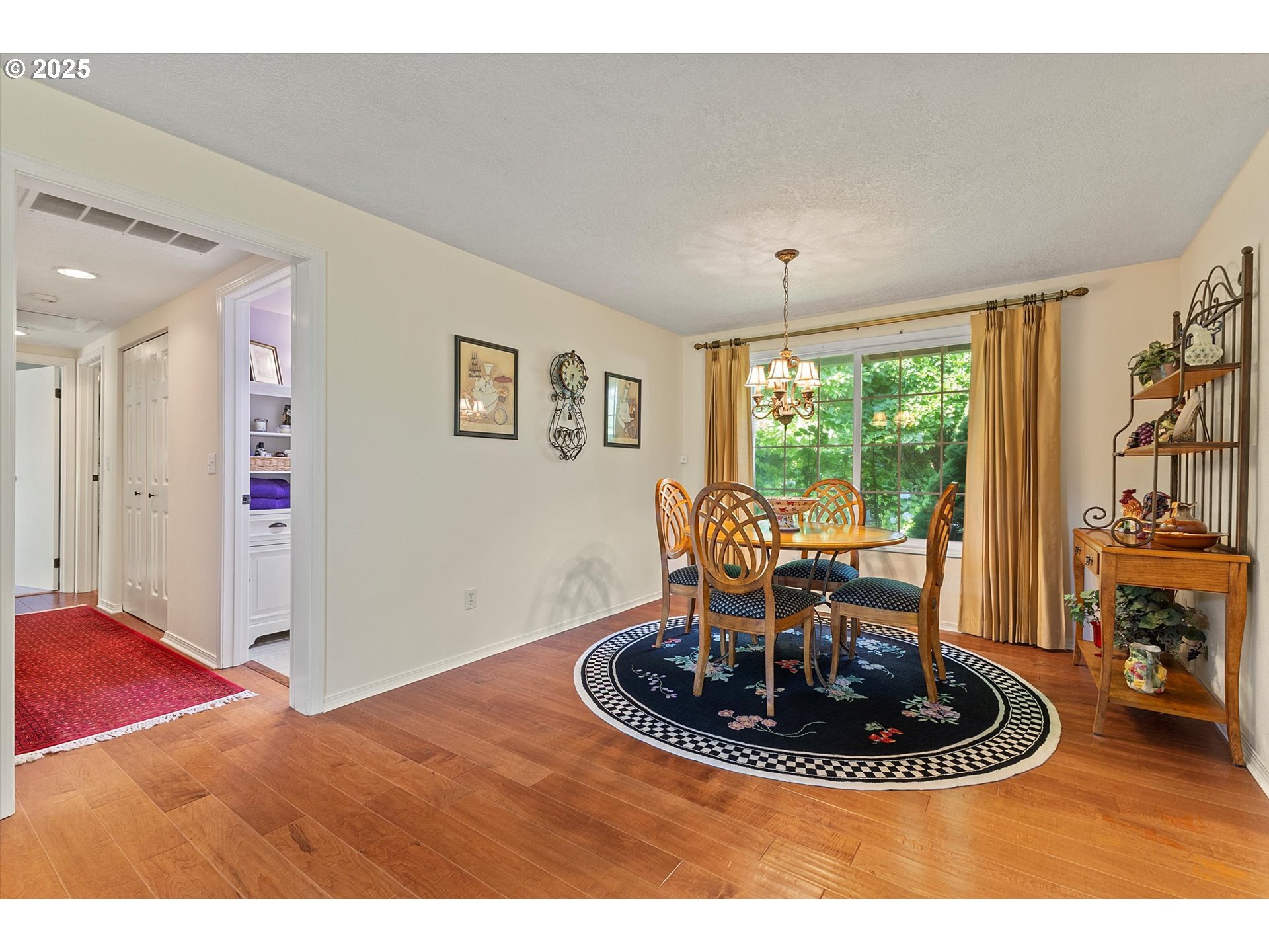 Property Photo: 11179 SE 31st Ave OR 97222