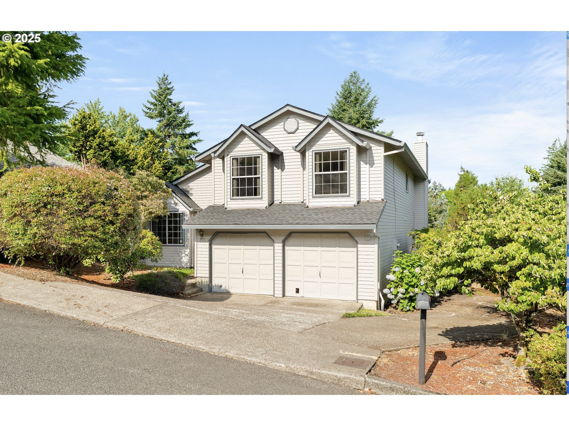 Property Photo:  10105 SW 36th Ct  OR 97219 