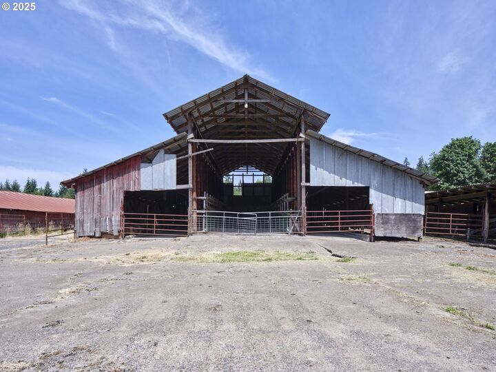 Property Photo:  21405 NE 167th Ave  WA 98604 