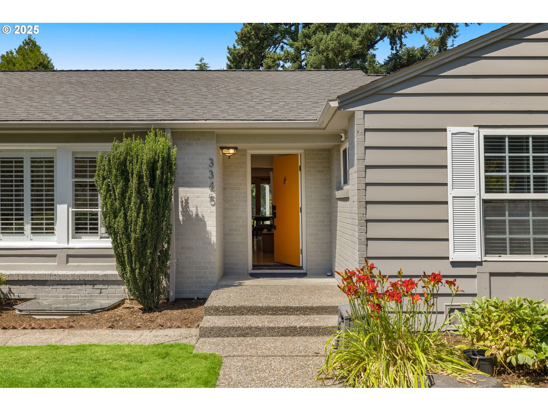 Property Photo: 3345 SW 97th Ave OR 97225