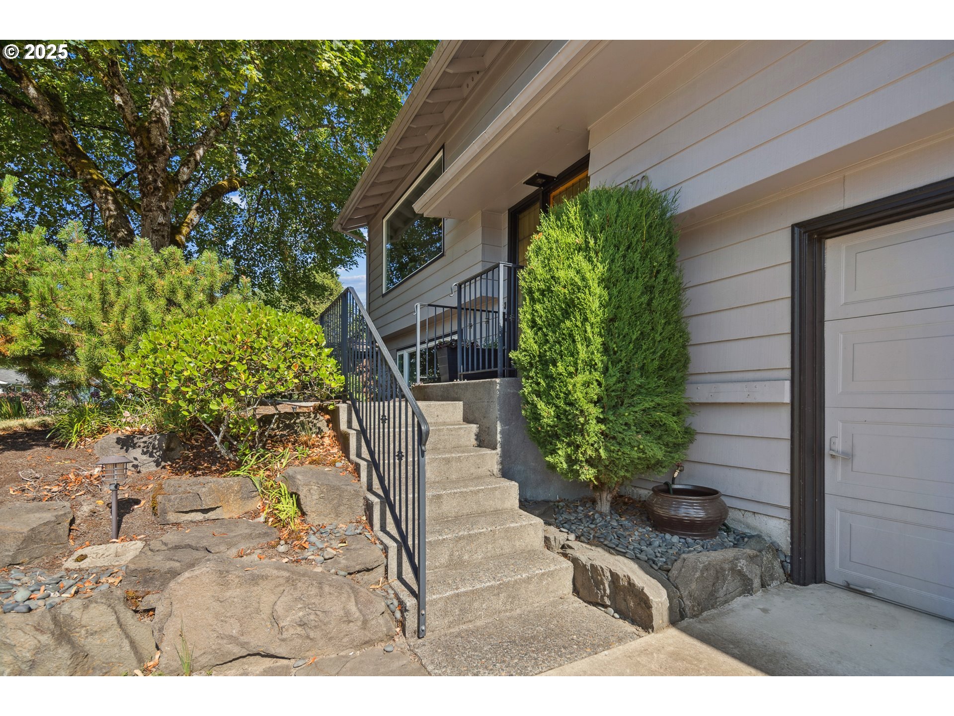 Property Photo:  1470 NW 136th Ave  OR 97229 