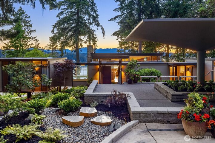 7799  Hansen Road NE  Bainbridge Island WA 98110 photo