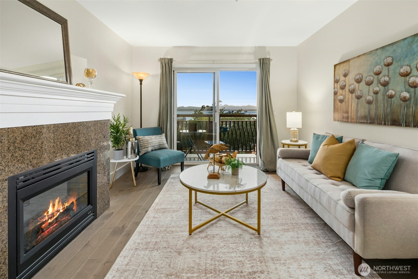 Property Photo:  133  Queen Anne Avenue N 304  WA 98109 
