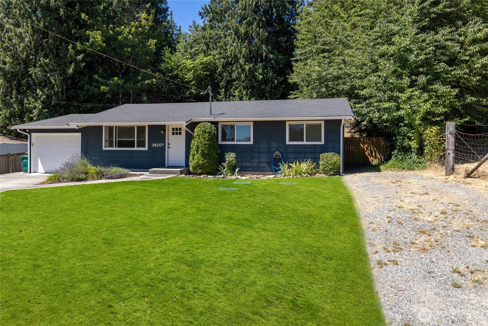 Property Photo: 38257 42nd Avenue S WA 98001