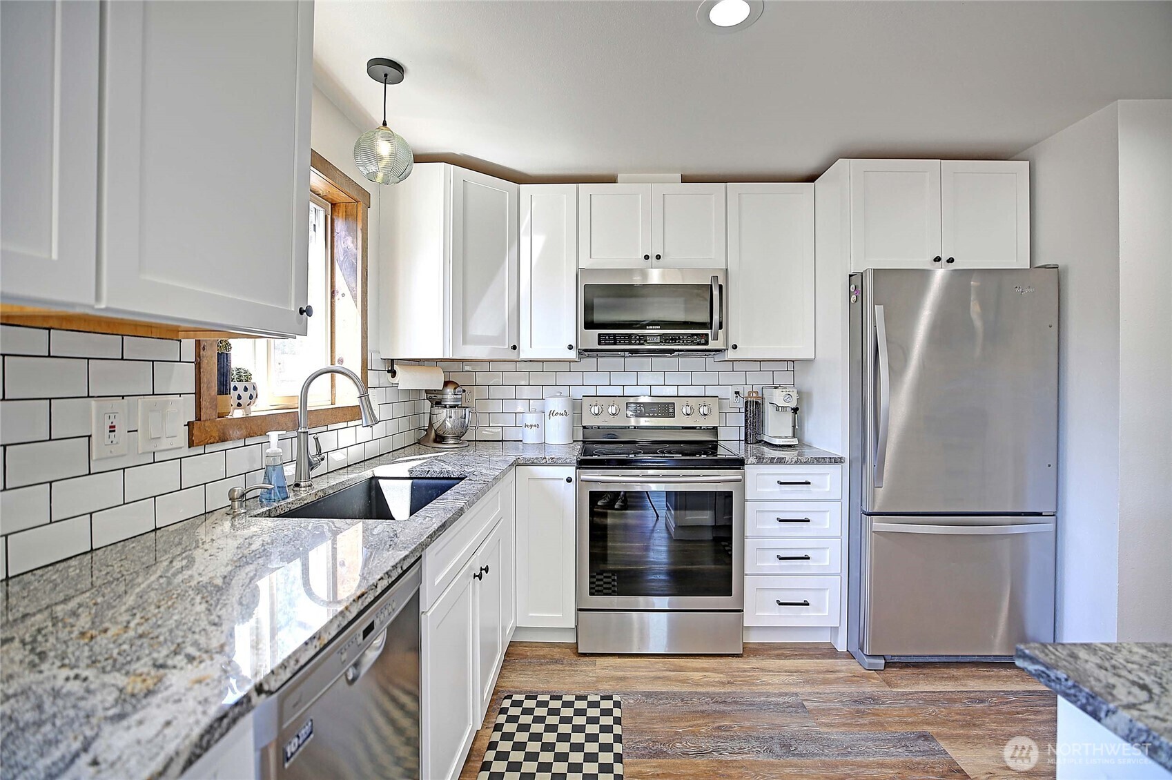 Property Photo:  721 N Reed Street  WA 98284 