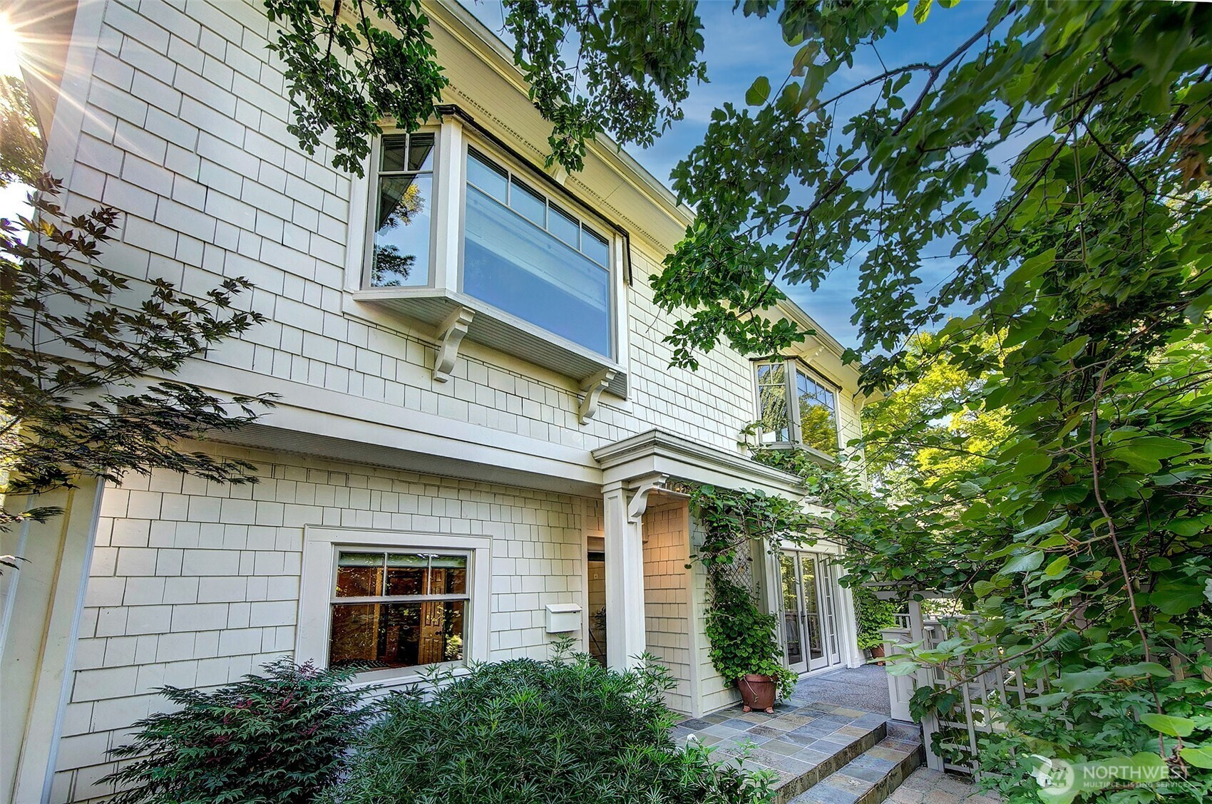 Property Photo:  173  37th Avenue E  WA 98112 