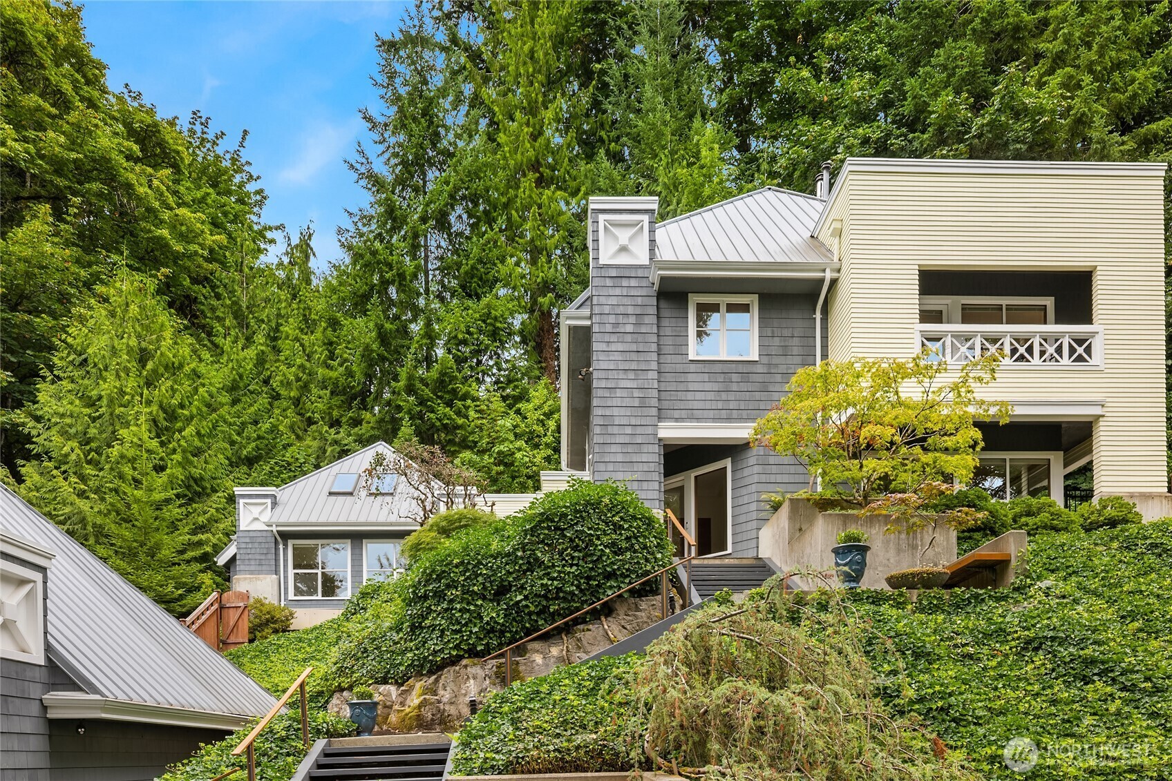 Property Photo:  8027 NE Hidden Cove Road  WA 98110 
