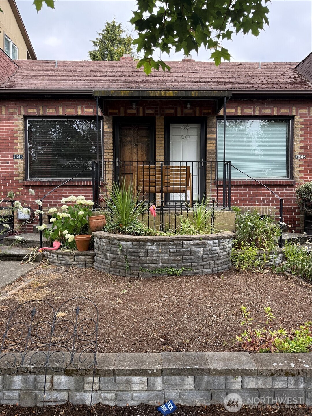 Property Photo: 7346 15th Avenue NW WA 98117
