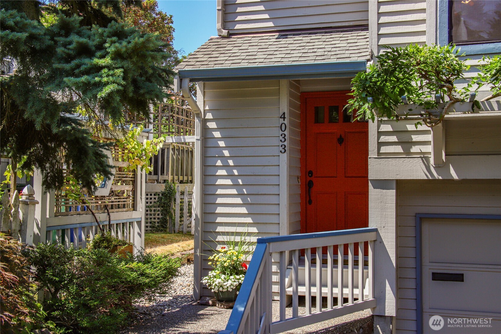 Property Photo:  4033  55th Avenue SW  WA 98116 