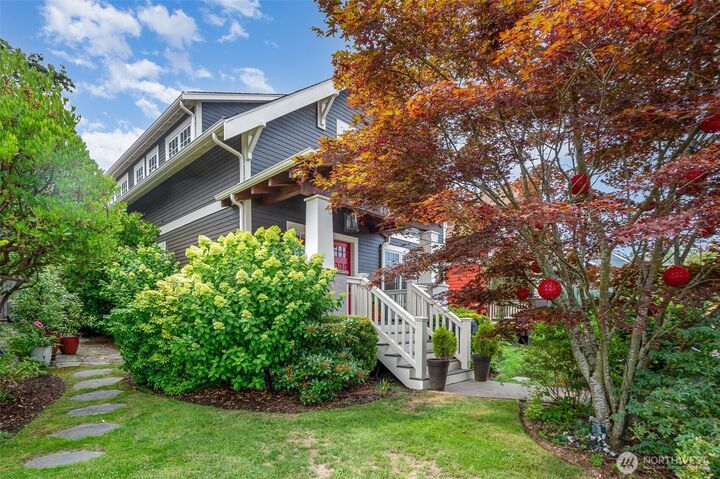 Property Photo:  605  20th Avenue  WA 98122 