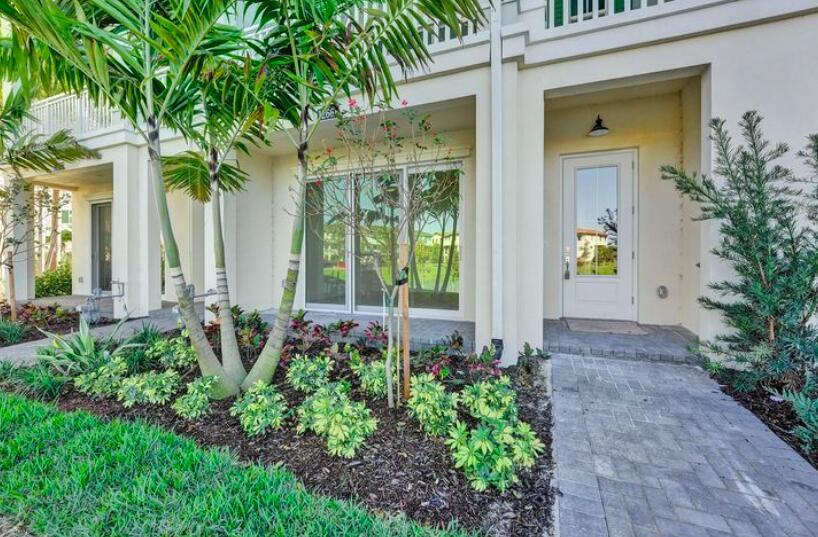 Property Photo: 12661 Machiavelli Way FL 33418