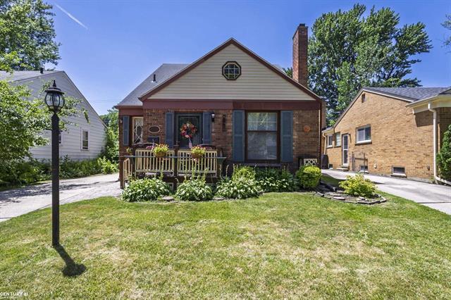 905 Maplegrove Avenue  Royal Oak MI 48067 photo