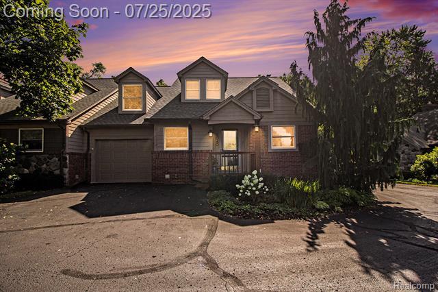 Property Photo:  3040 Helen Court  MI 48073 