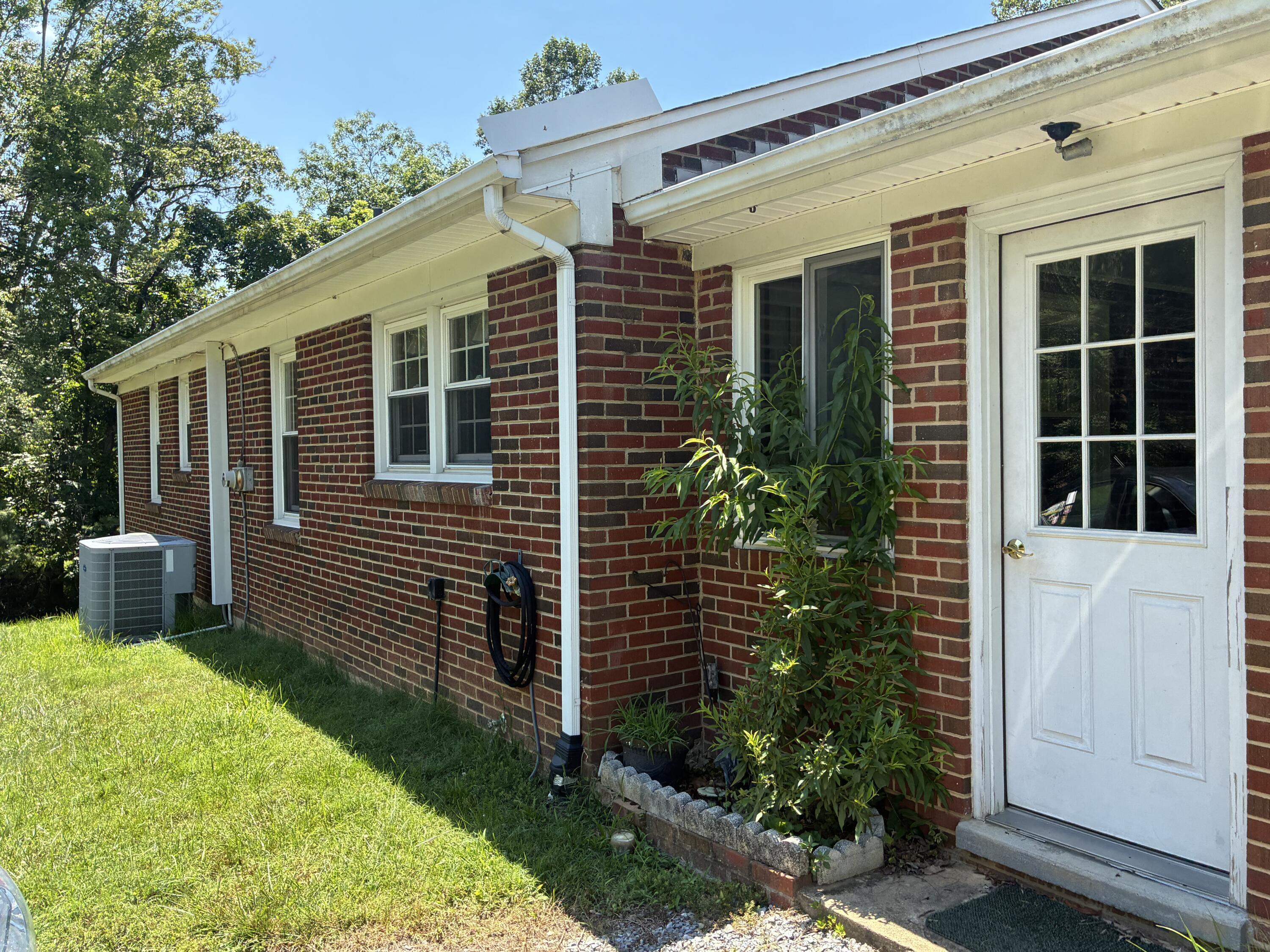 Property Photo:  105 Berry Ridge Rd  VA 24066 