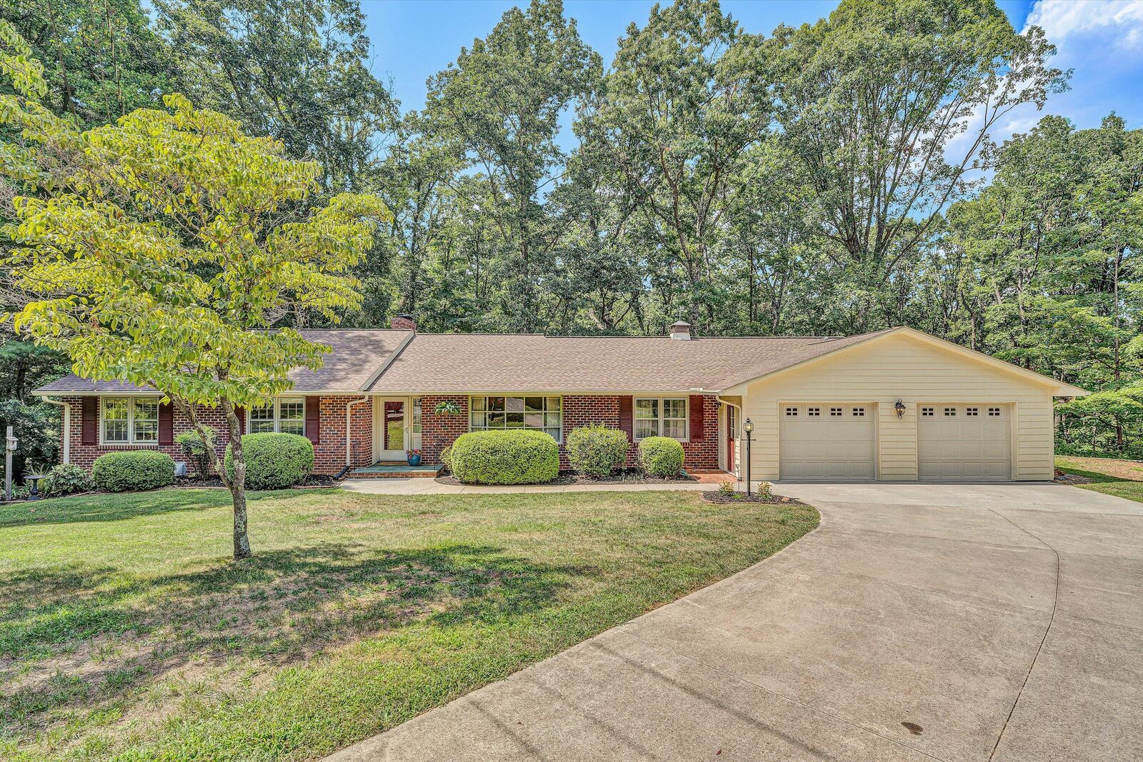 Property Photo:  1901 Cantle Ln  VA 24018 