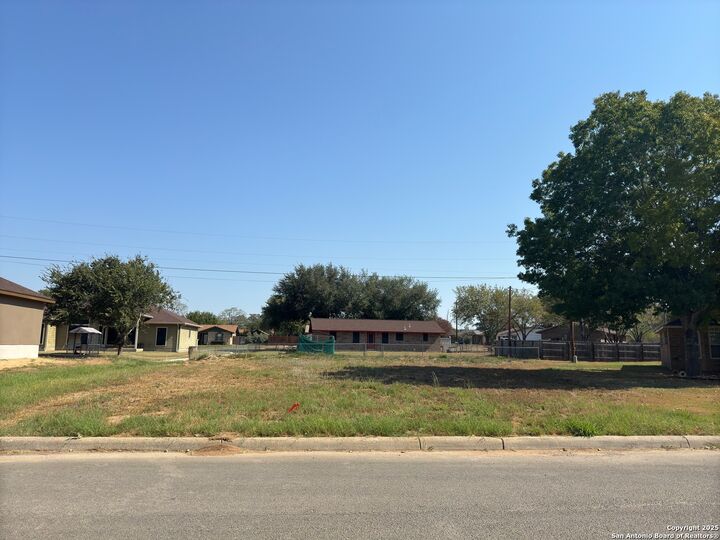 Property Photo: 1117 Iris Crescent TX 78114