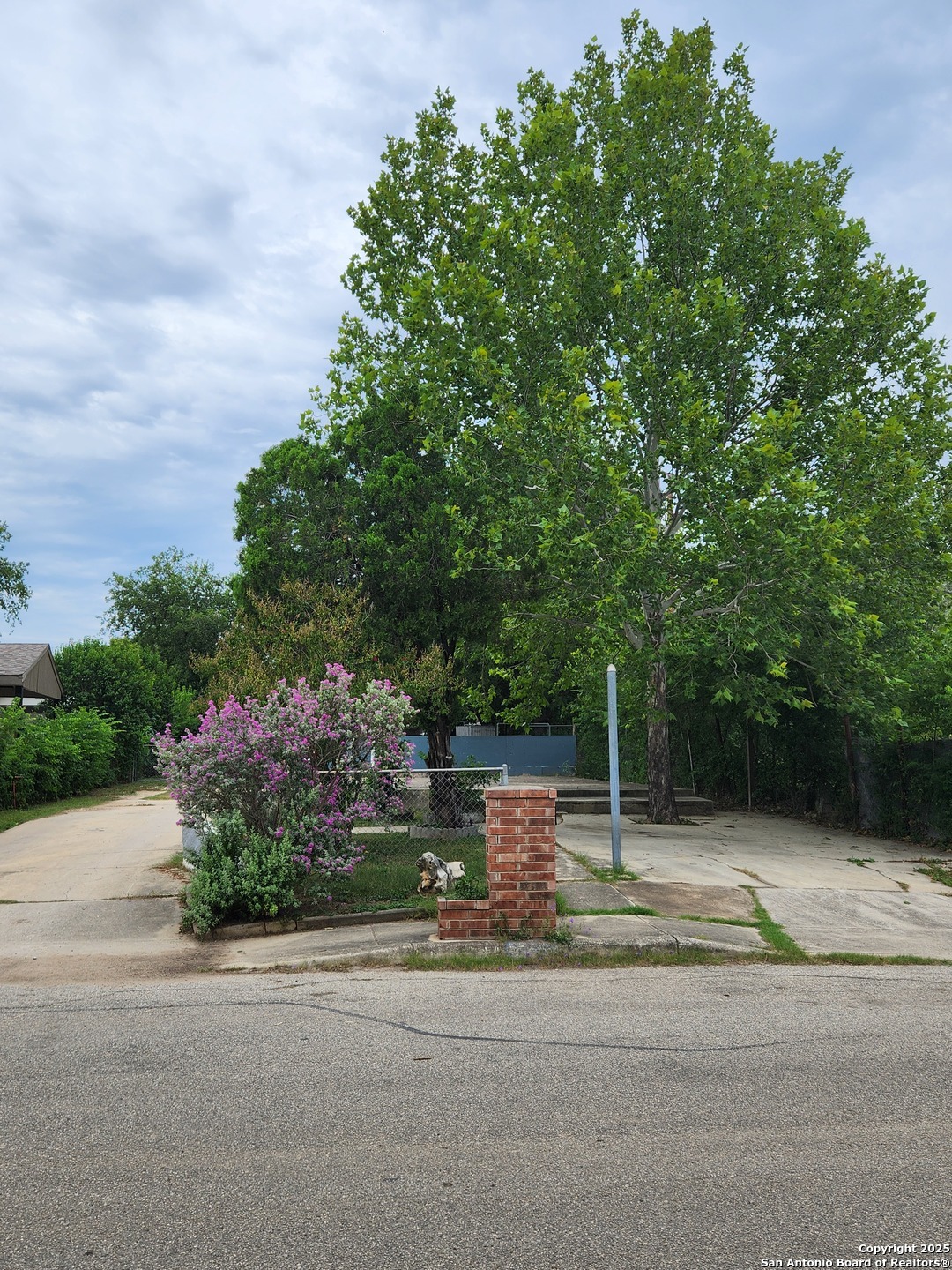 Property Photo: 6511 Marcum Dr TX 78227