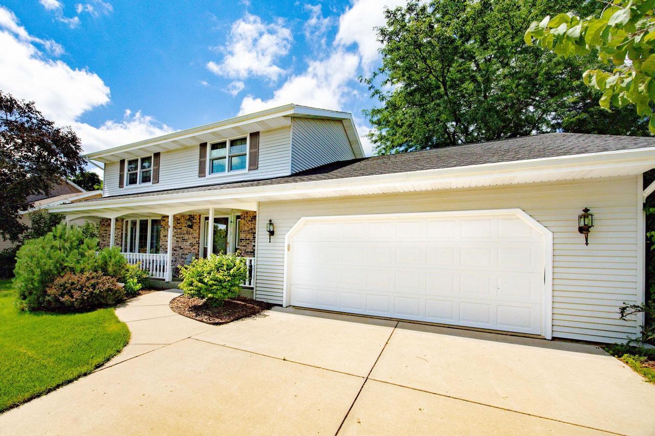 Property Photo: 737 Cambridge Drive WI 53548