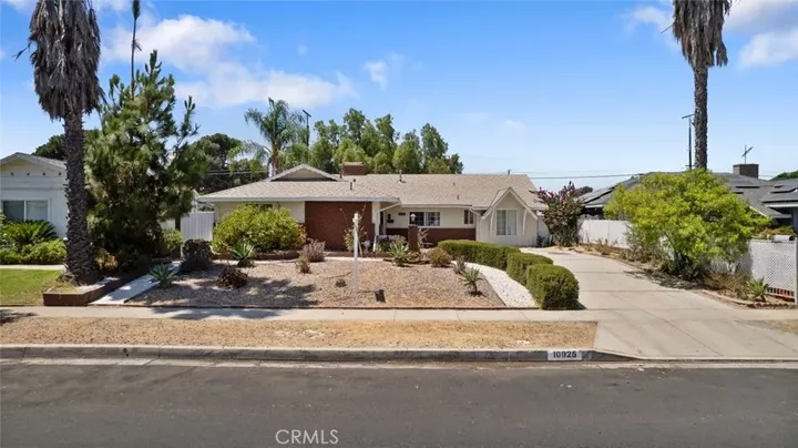 10925 Goss Street  Sun Valley CA 91352 photo