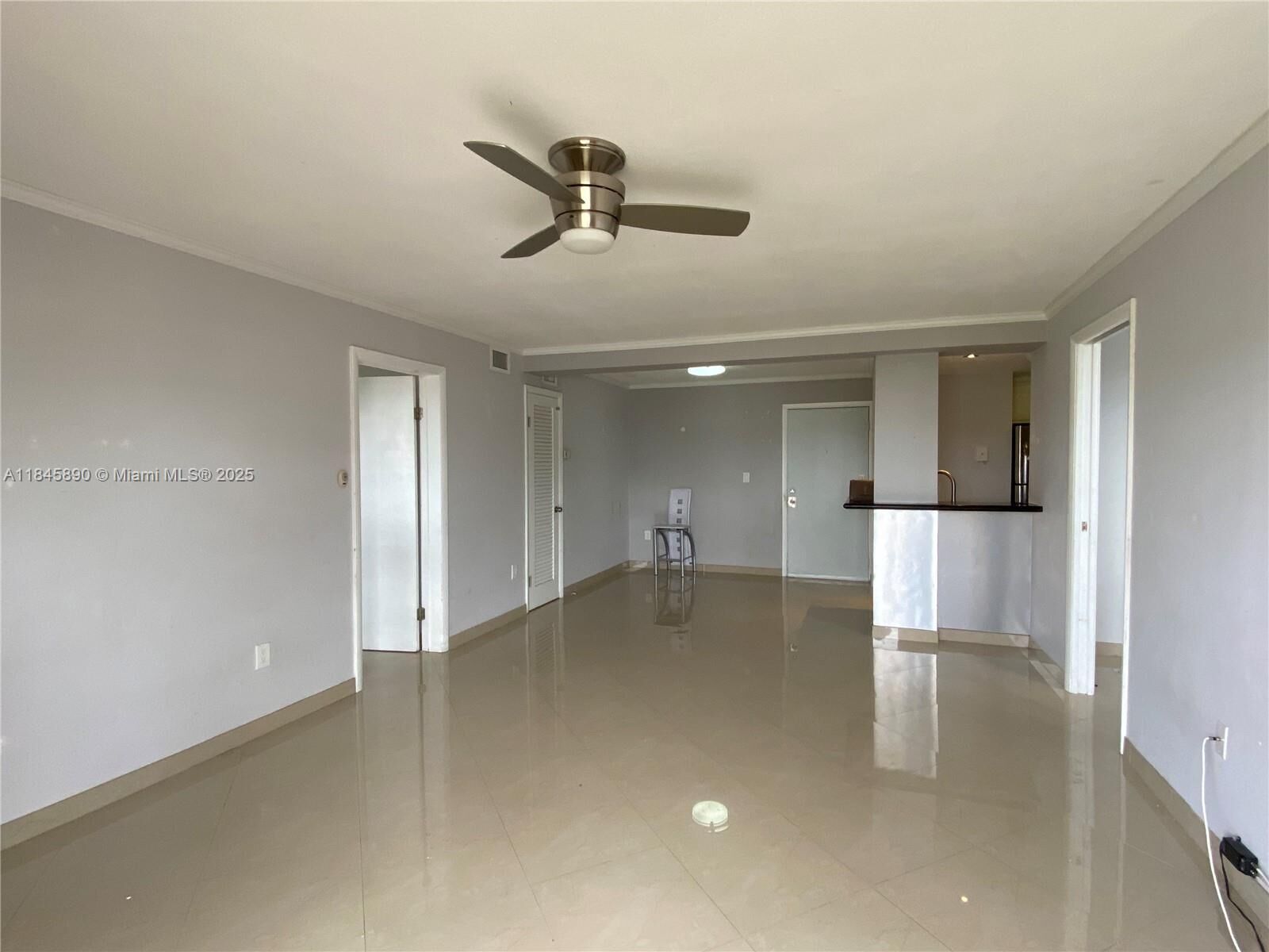 Property Photo: 1990 Marseille Dr 506 FL 33141