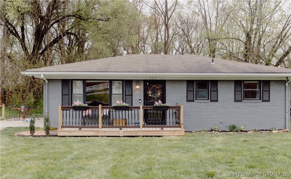 Property Photo: 103 E Loma Vista Drive IN 47130