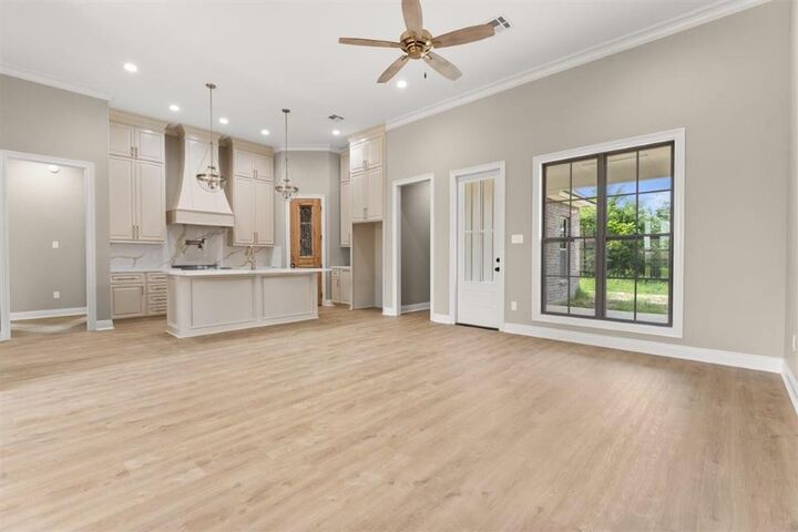 Property Photo:  2625 Laura Lane  LA 70605 