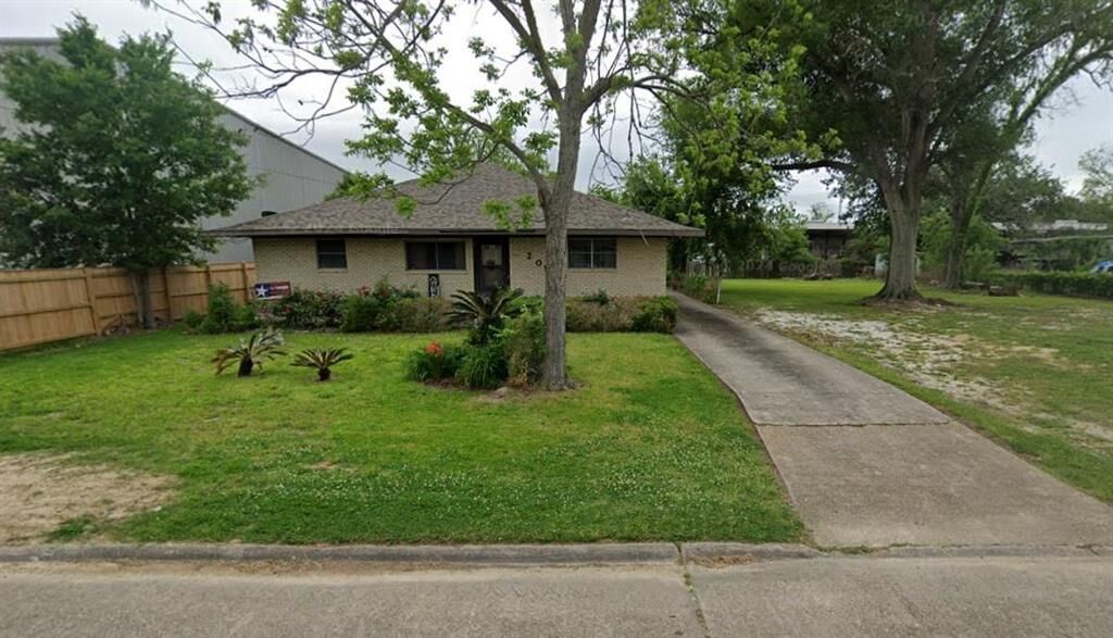 Property Photo: 205 Leland Street LA 70663