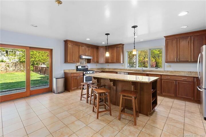 Property Photo: 2 Walker Court CT 06831