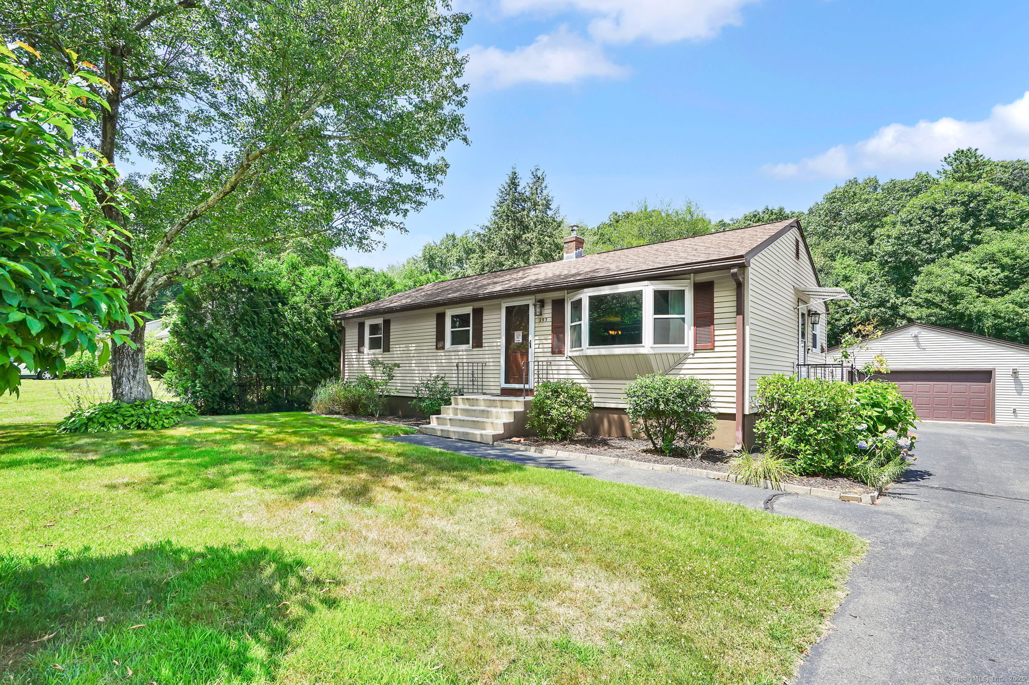 Property Photo: 293 Brainard Road CT 06082