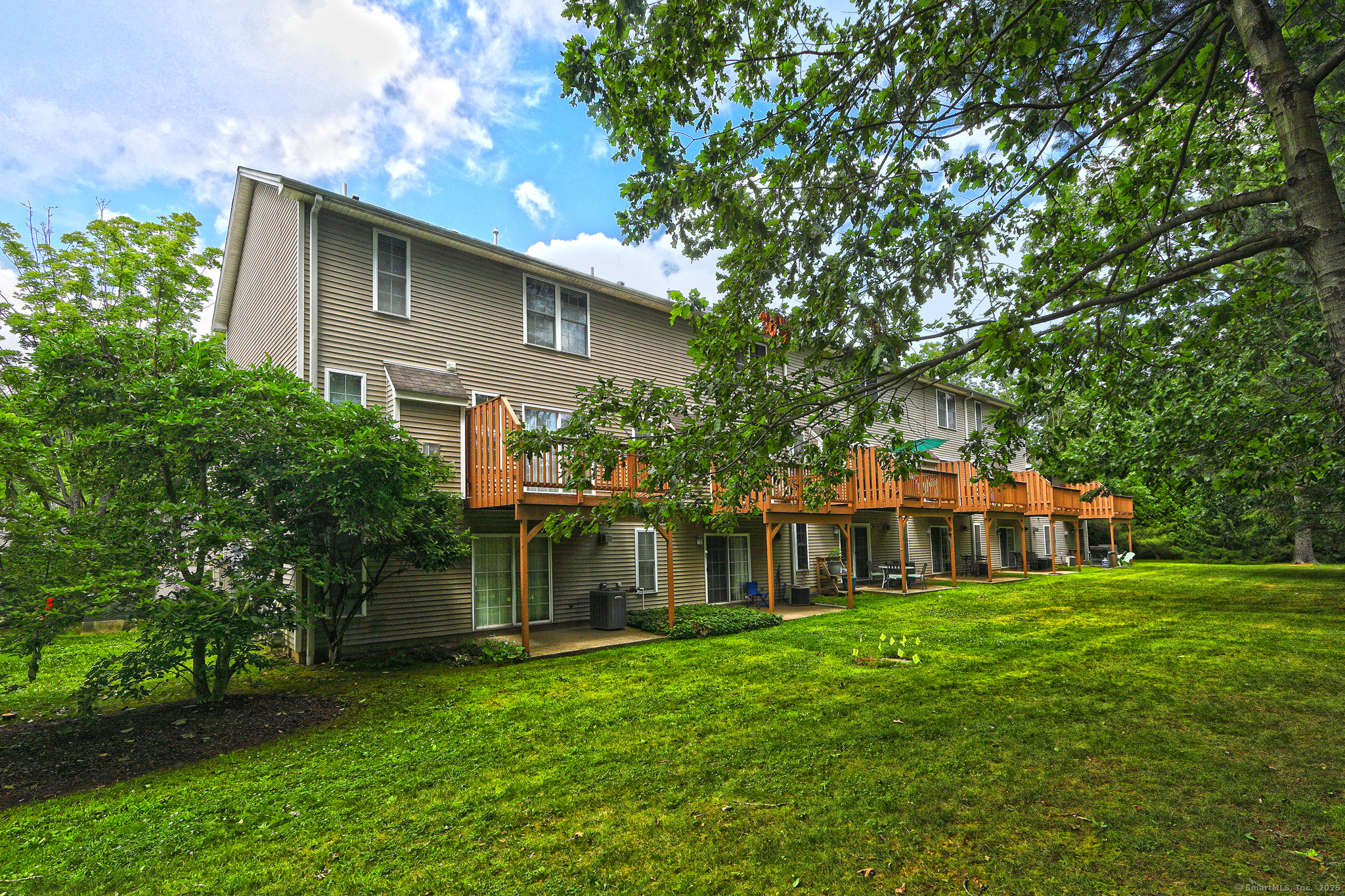 Property Photo:  157 Leeder Hill Drive Apt 503  CT 06517 