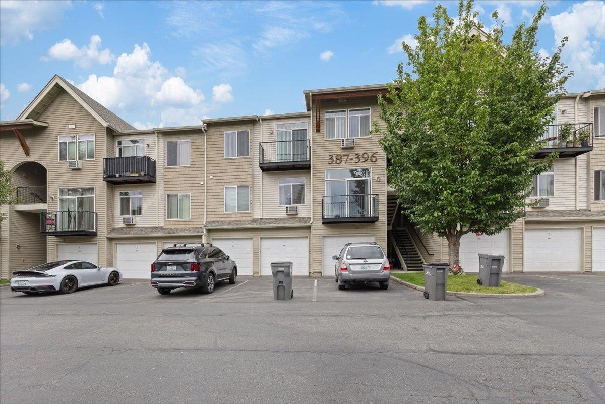 Property Photo: 22855 E Country Vista Dr #393 WA 99019