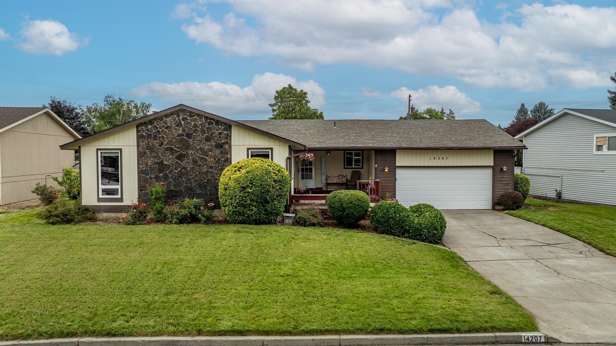 Property Photo: 14207 E Desmet Ave WA 99216