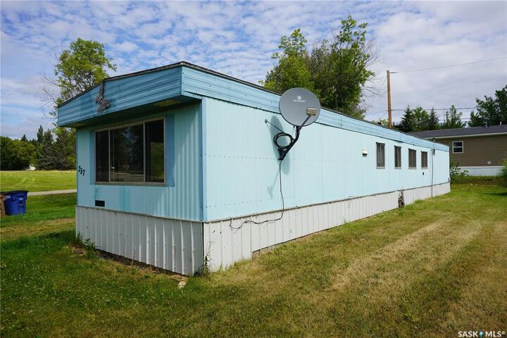 Property Photo:  237 1st Avenue  SK S0J 0E0 
