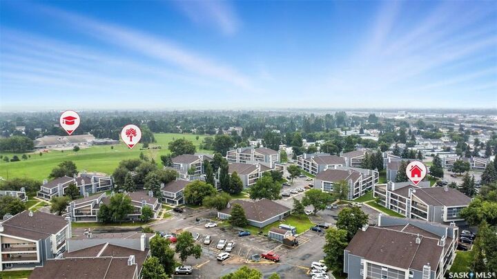 Property Photo: 425 115th Street E 1237 SK S7N 2E5