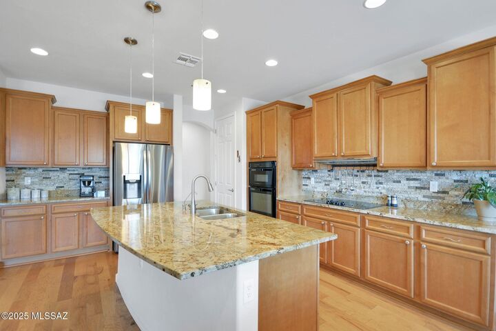 Property Photo: 13724 E Rose Surrey Street AZ 85641