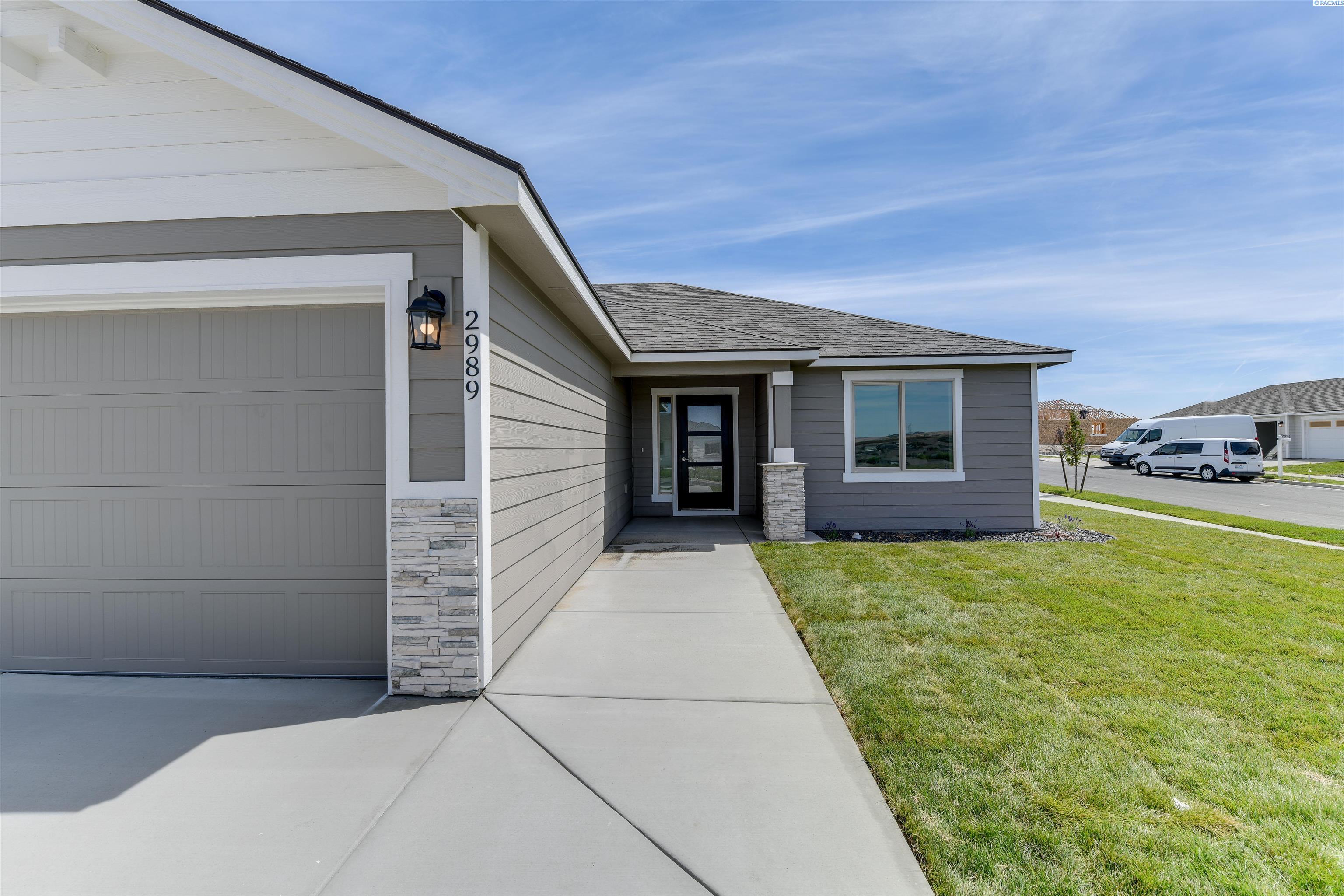 Property Photo: 2837 S Osborne St WA 99338