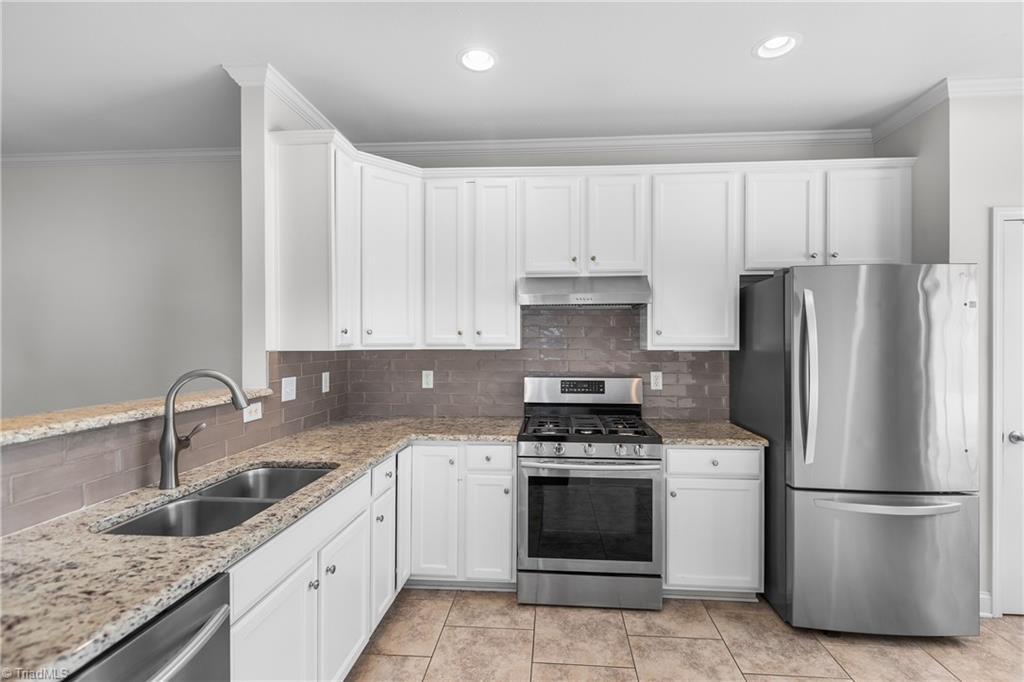 Property Photo: 4040 Tuscany Lane NC 27410