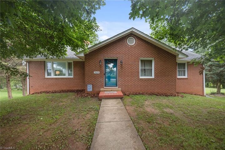 Property Photo: 3808 Old Highway 601 NC 27030