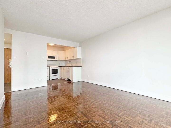 Property Photo: 33 Isabella Street 2711 ON M4Y 2P7