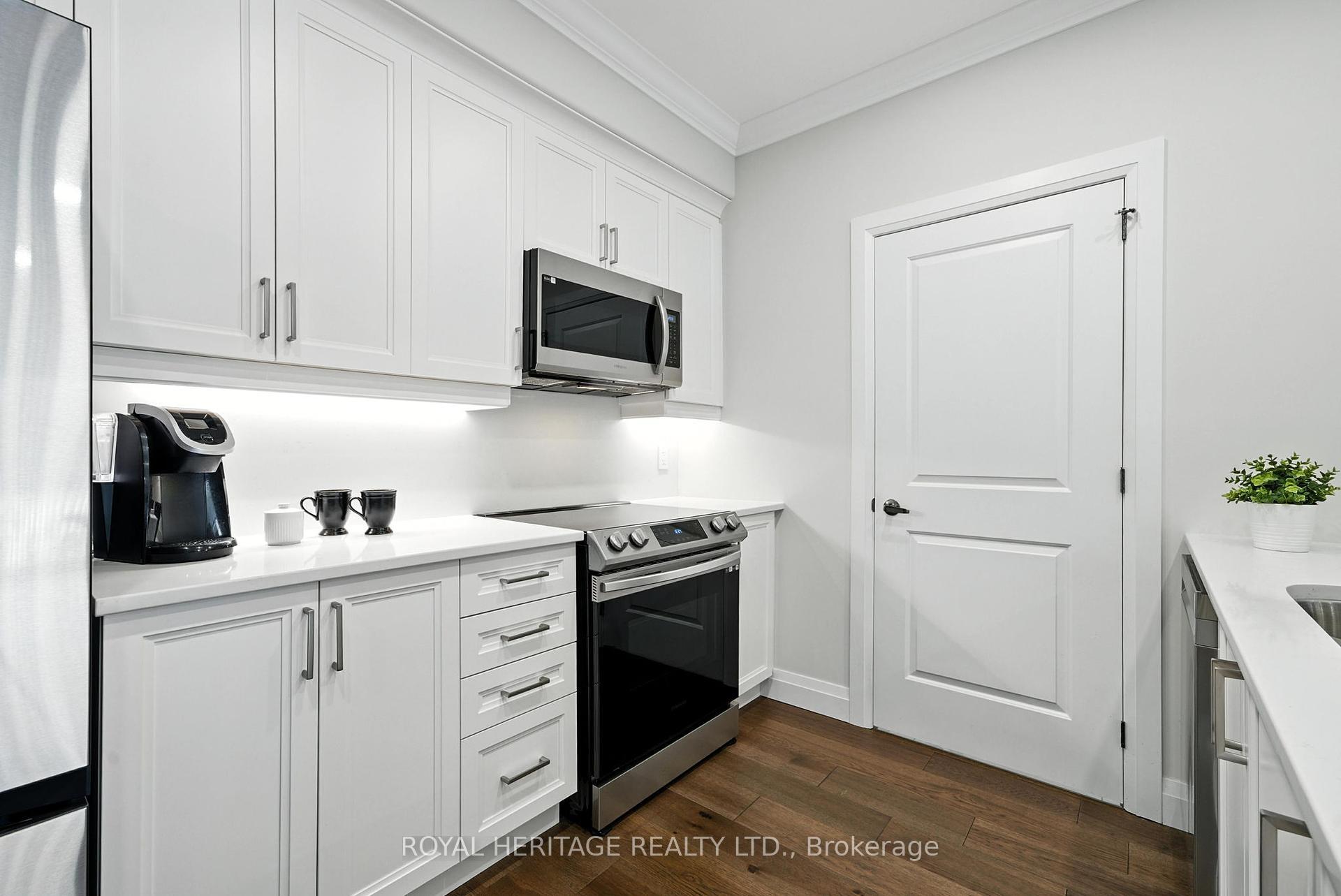 Property Photo: 19 Hampton Lane 103 ON K0L 2H0