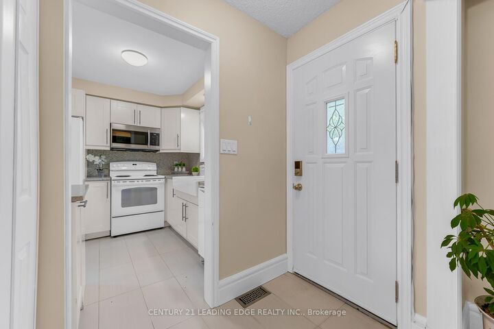 Property Photo:  636 Crescent Road  ON L2A 4P8 