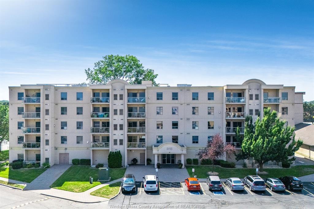 315 Village Grove 305  Tecumseh ON N8N 5G4 photo