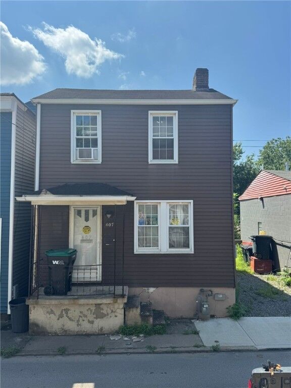 Property Photo:  407 Short Canal St  PA 15215 
