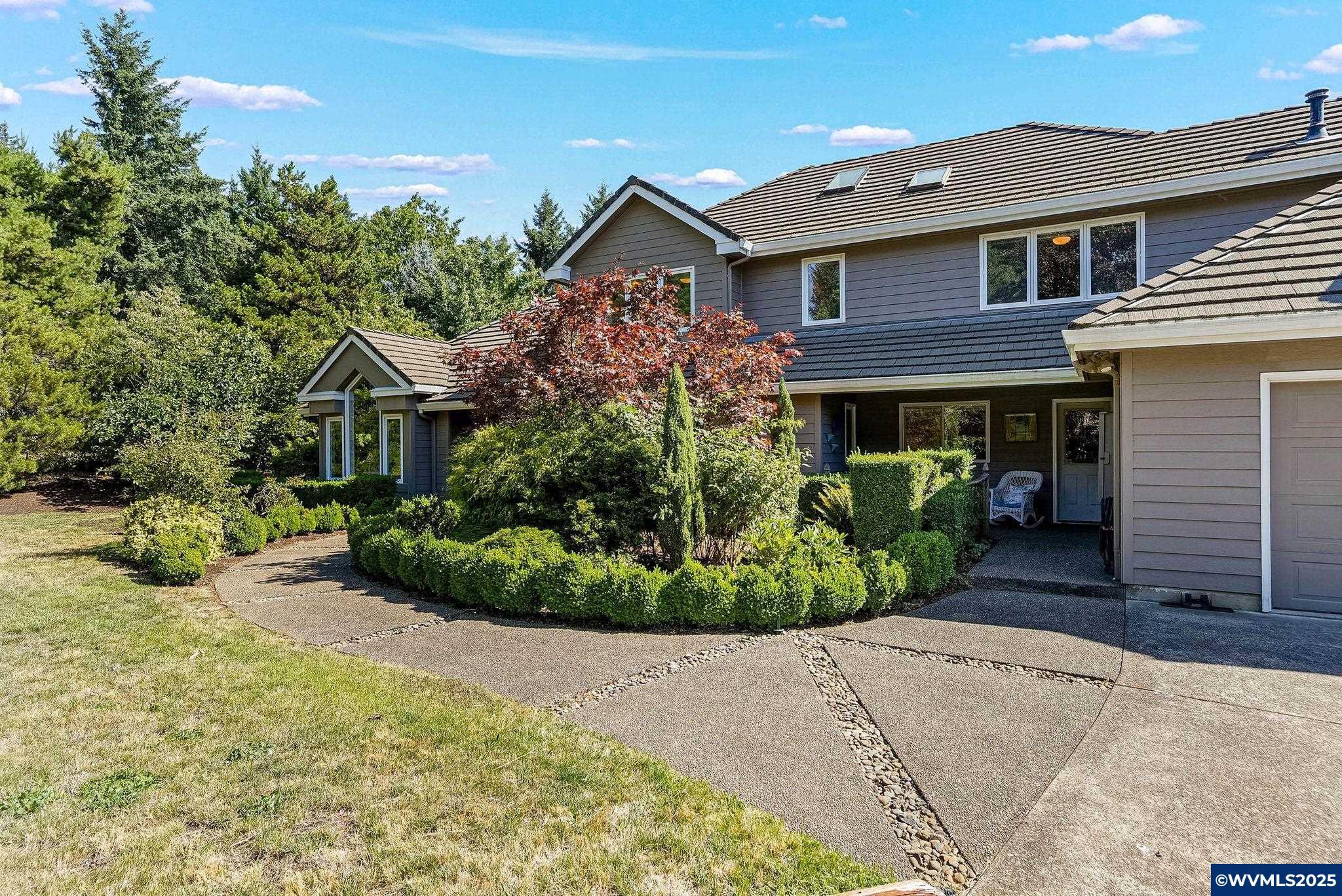 Property Photo: 3395 Deer Lake Ct SE OR 97317